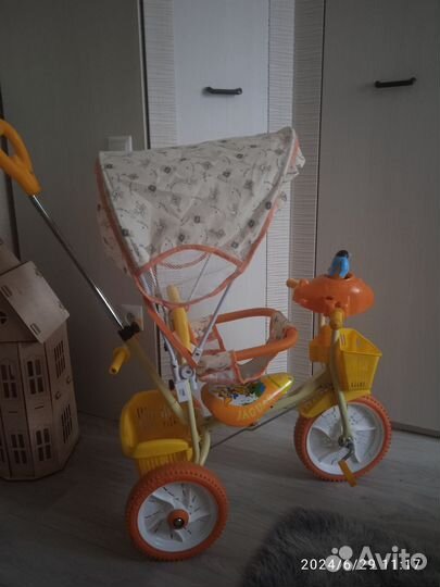 Велосипед детской трёхколёсный с ручкой