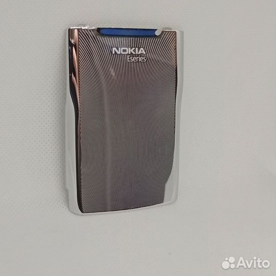 Задняя крышка на Nokia E71