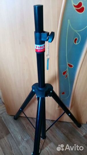 Новые стойки для акустики