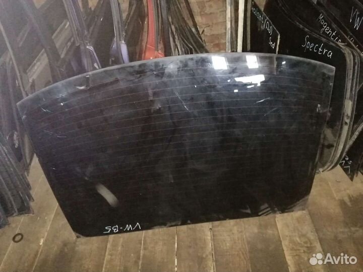 Стекло заднее Volkswagen Passat B 5