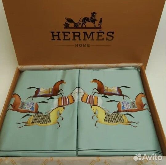 Постельное белье с символом hermes