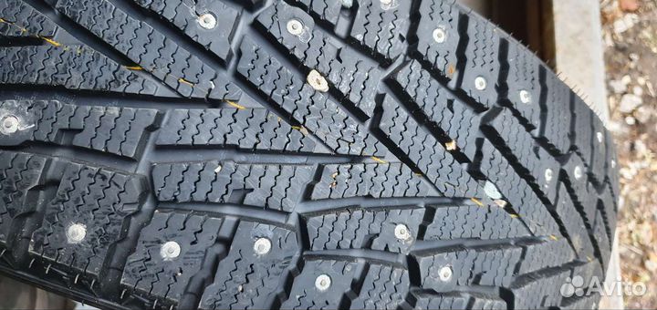 Roadstone Winguard WinSpike 225/60 R18 104T