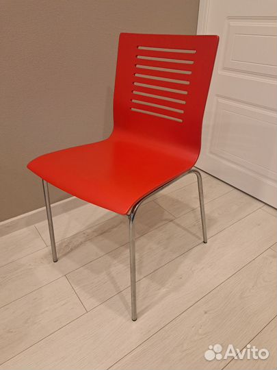 Стул красный