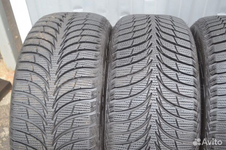Goodyear UltraGrip Ice 215/55 R16 93T