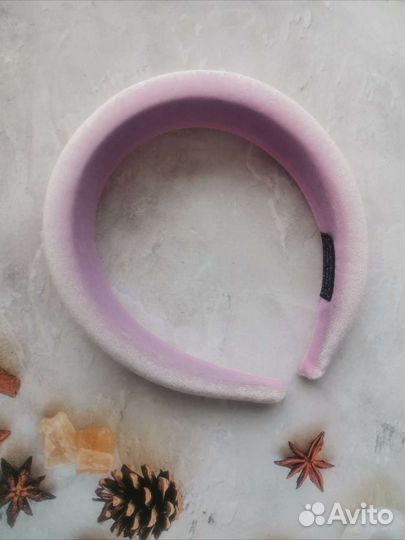 Объёмный мягкий ободок нежно розового цвета