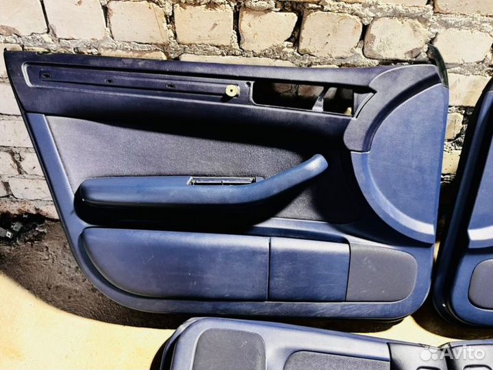 Обшивка боковой двери Audi A6 C5/4B 2.7 BES 2003