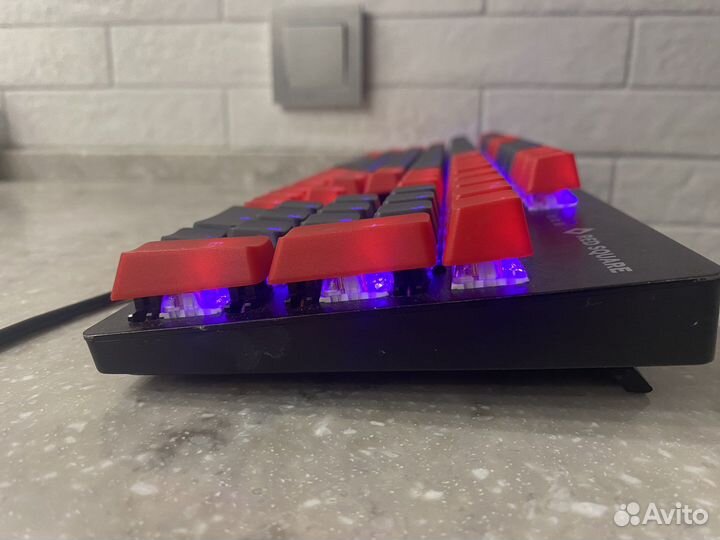 Игровая клавиатура Keyrox red square