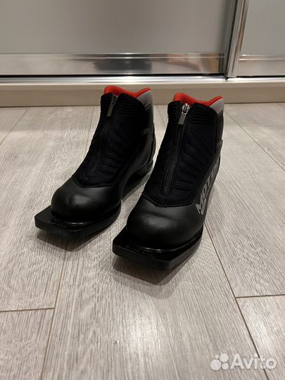 Ботинки лыжные