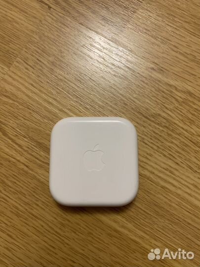 Адаптер Apple 5Вт USB и футляр для наушников