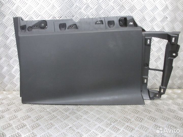 Накладка Volvo 82214563