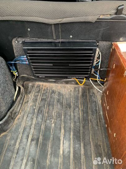 Автомобильный усилитель звука