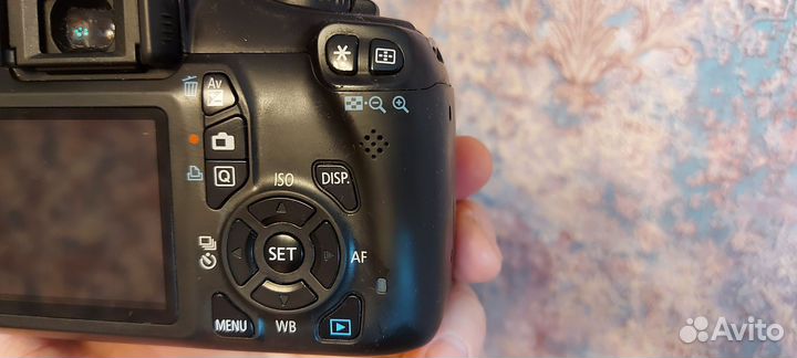 Зеркальный фотоаппарат Canon EOS 1100D