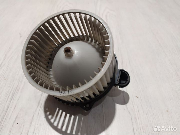 Вентилятор мотор печки отопителя Geely emgrand X7