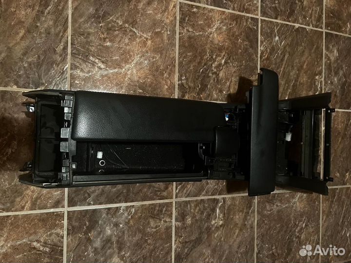 Подлакотник w 212