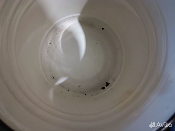 Эмалированное ведро с крышкой