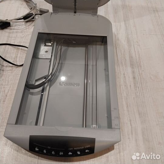 Планшетный сканер Canon CanoScan 4400F