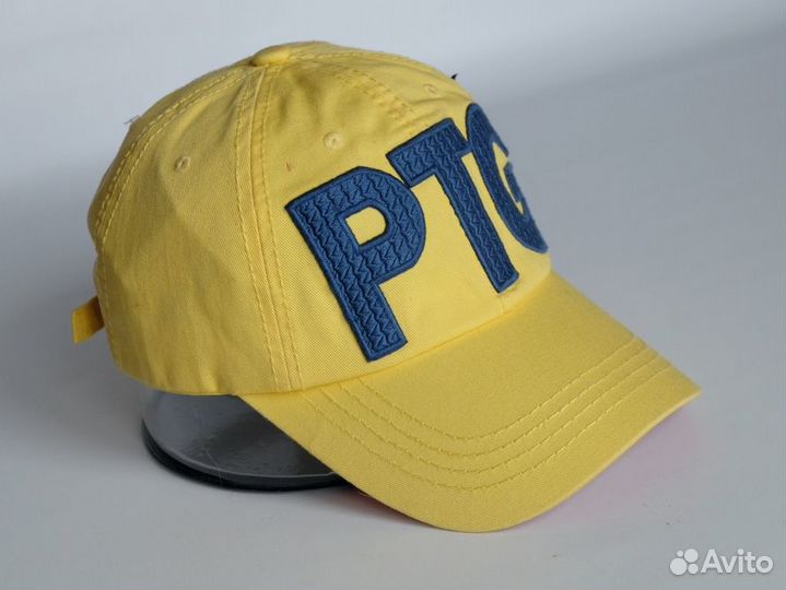 Желтая бейсболка 