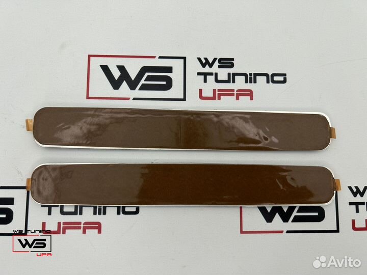 Шильдики Executive White Toyota LC200 Z842