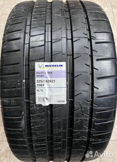 Michelin Pilot Super Sport 285/35 R21 и 325/30 R21 108Y