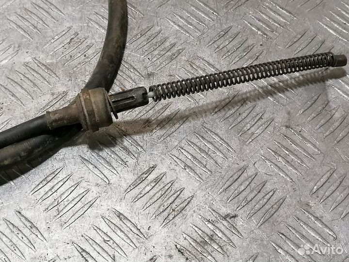 Трос стояночного тормоза Mitsubishi L200 2006-2016