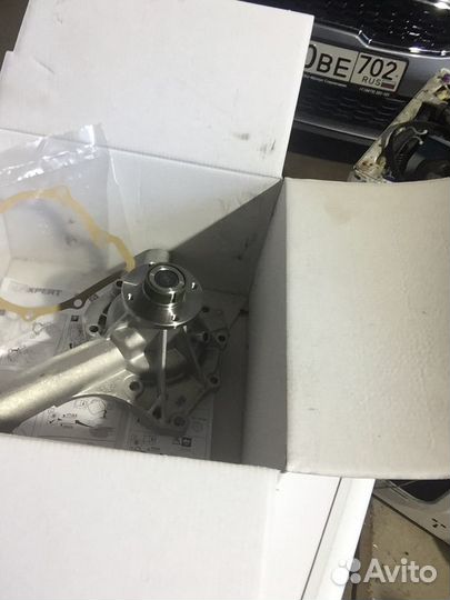 Помпа водяной насос на ssangyong 2.3