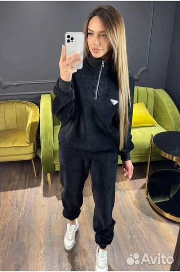 Спортивный костюм женский