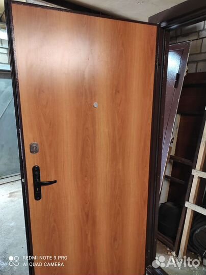 Дверь входная металлическая