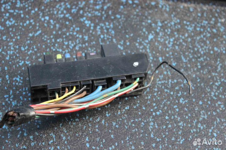 Блок предохранителей Mitsubishi Lancer (Митсубиси