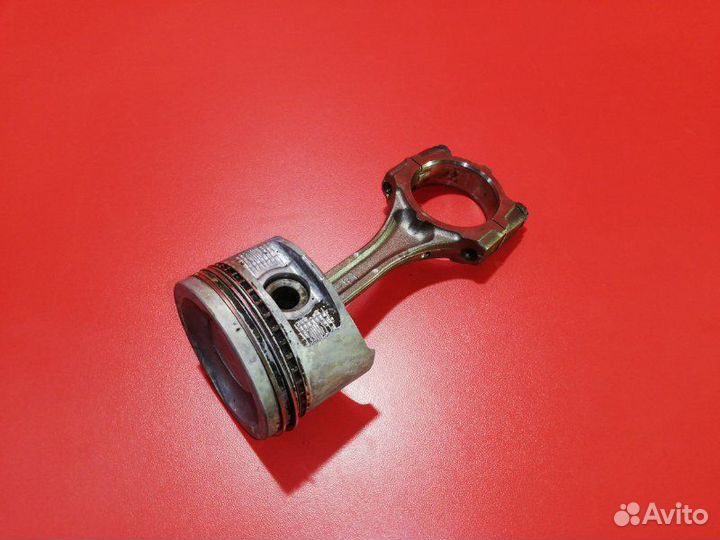 Поршень с шатуном Toyota Lite Ace KM70 7K-E