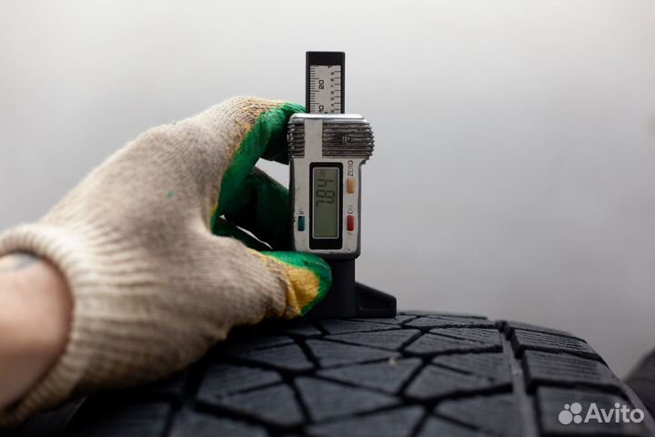 Bridgestone Blizzak DM-V2 225/55 R18 98T