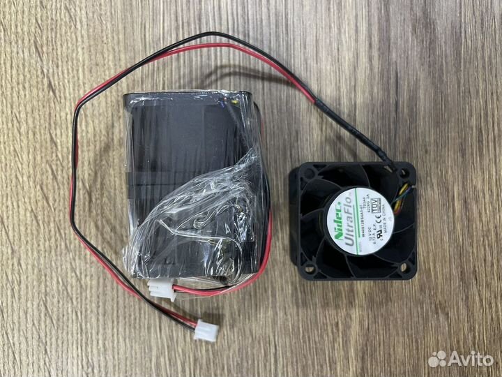 Вентилятор 40*40*28 мм для antminer APW8 APW9