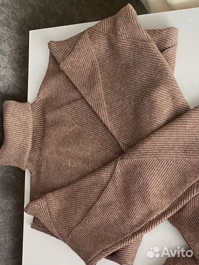 Костюм на осень теплый вязанный