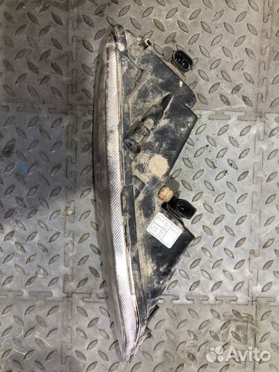 Фара противотуманная левая