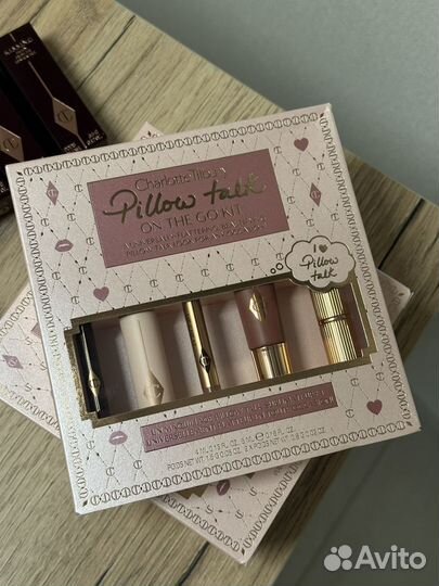 В налиии набор Charlotte Tilbury On The GO Kit