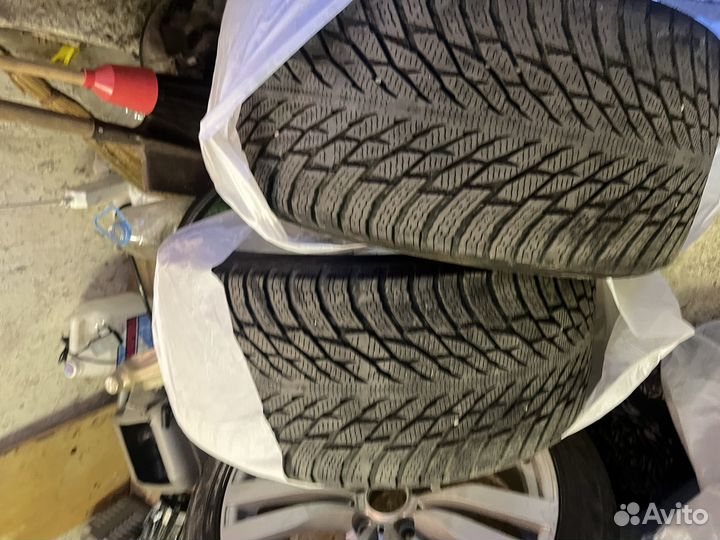 Nokian Tyres Hakkapeliitta R3 275/35 R20