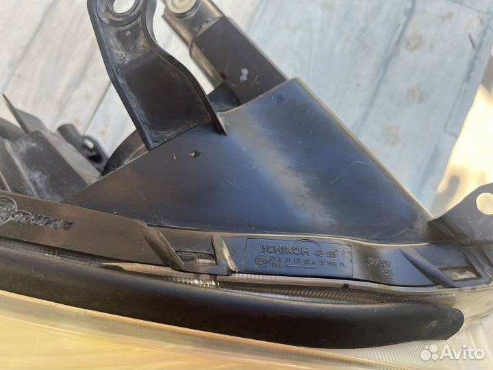 Фара правая toyota rav4