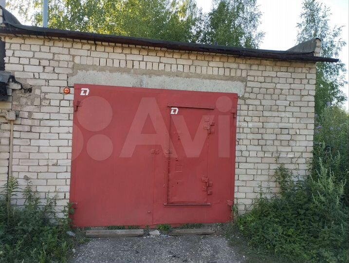 Гараж, > 30 м²