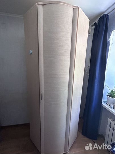 Угловой шкаф