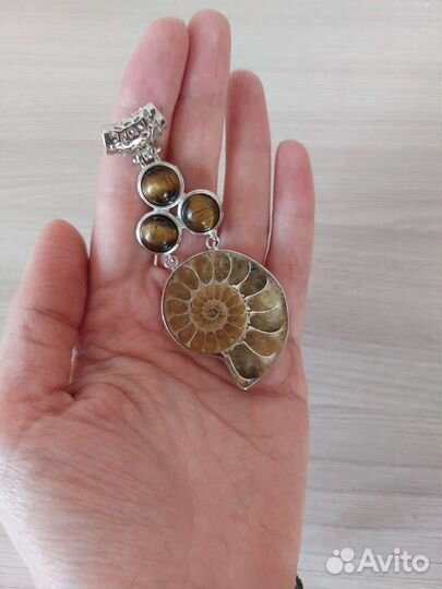 Аммонит - подвеска с тигровым глазом