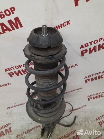 Стойка передняя левая Toyota Vitz KSP90 1KR-FE