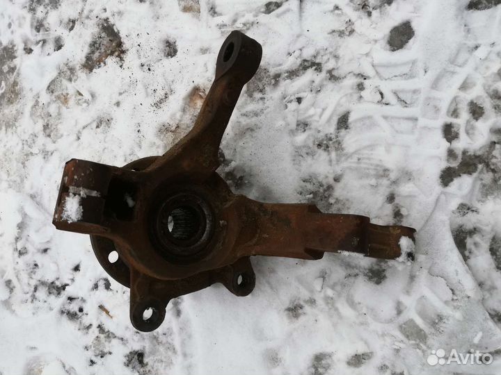Кулак поворотный передний Лада Ларгус