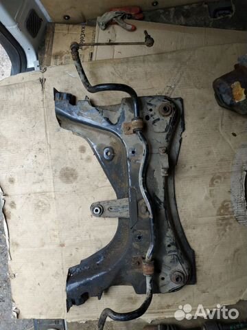 Подрамник Nissan Note