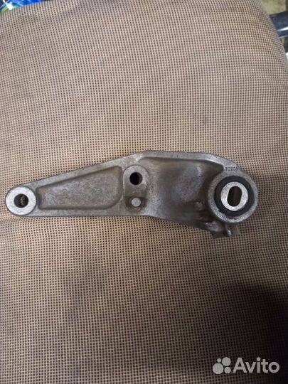 Опель корса D кронштейн МКПП