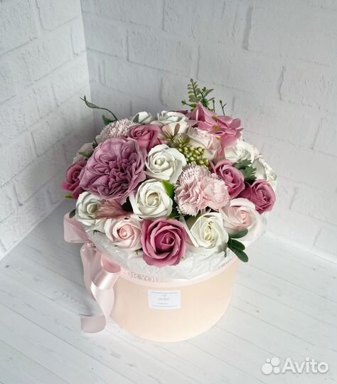 Подарок на праздник Букет из мыла букет из роз