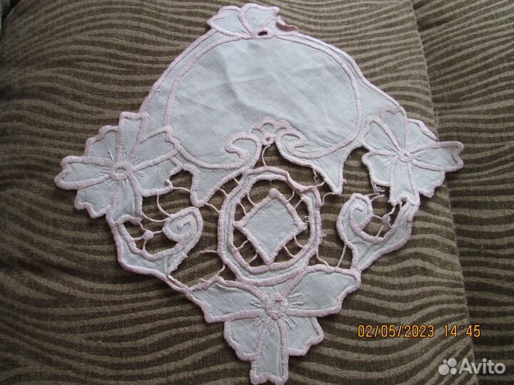 Вязаные и вышитые салфетки