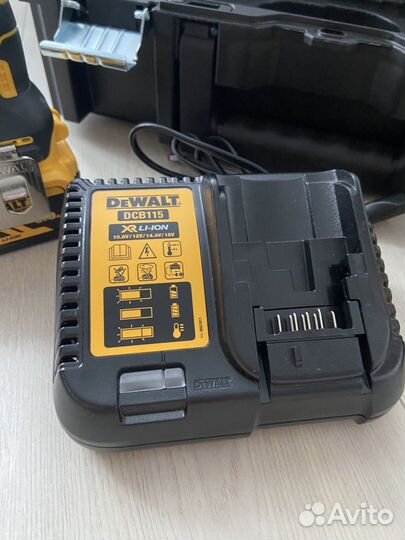 Dewalt набор шуруповёрто DCK266P2T DCF887 + DCD796