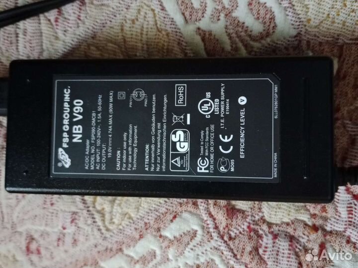 Зарядка универсальная для ноутбука