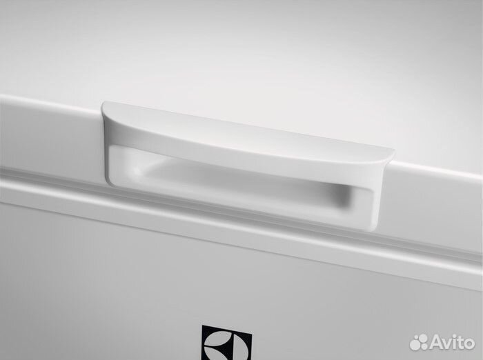Морозильник Electrolux LCB 3LF20 W0 Новый