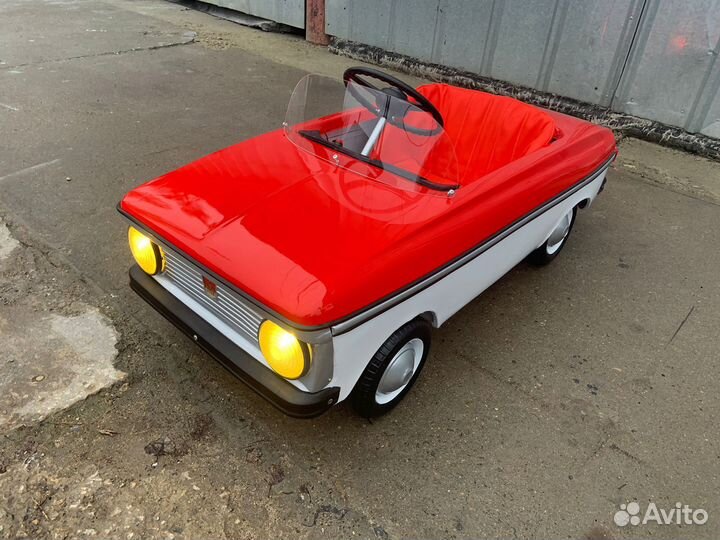 Педальный Москвич СССР после реставрации