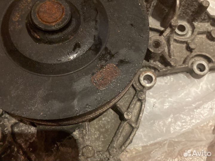 Насос водяной помпа Мерседес 273 мотор 5.5